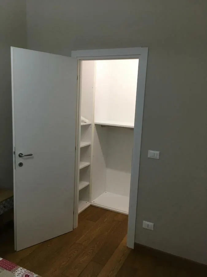 Cooper Apartment Genua 0*,
