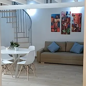 Agata Blu , Katania Włochy
